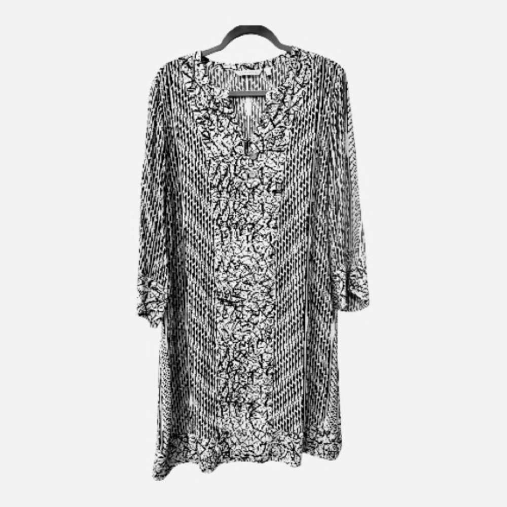 SOLD***SOFT SURROUNDINGS unique blk/wh pattern dress, slim silhouette, L - Picture 3 of 8